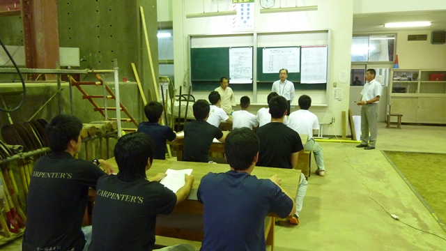 �Q�����k